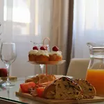 Honeycomb Apartment Split - Free Parking